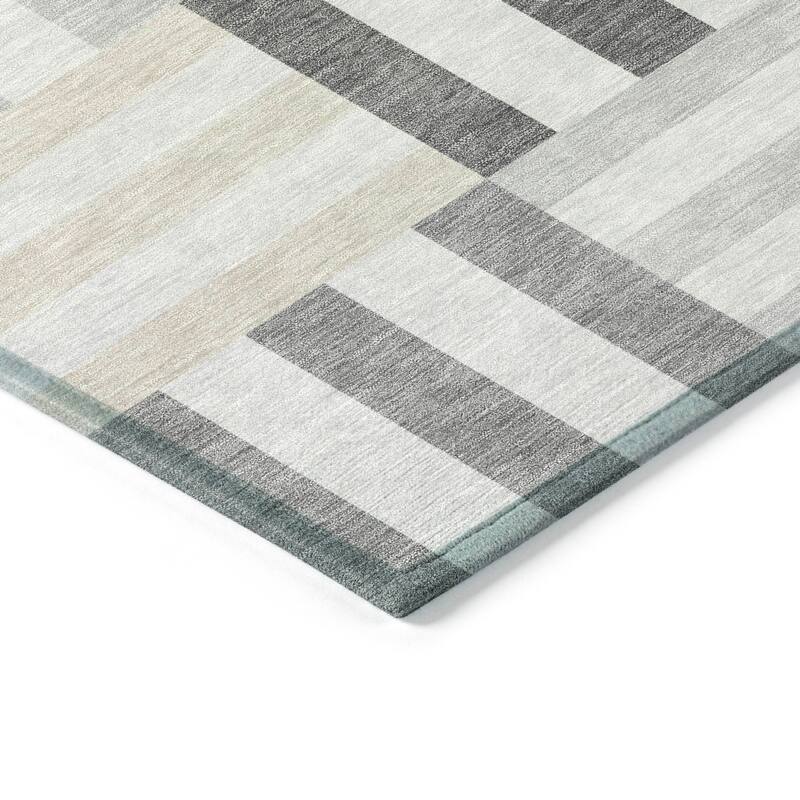 Machine Washable Indoor/ Outdoor Modern Hatch Chantille Rug
