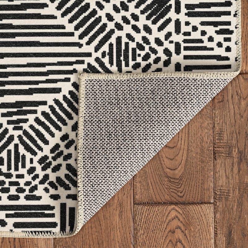 Cayden Machine Washable Geometic Area Rug