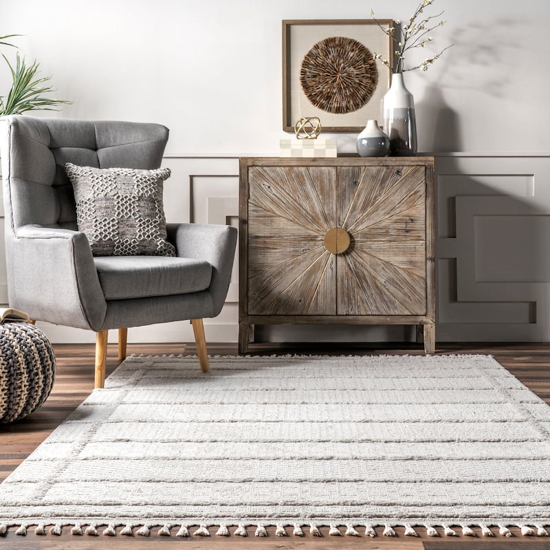 Nuloom Annella Casual Striped Tasseled Area Rug