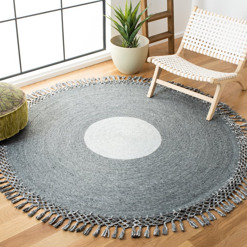 SAFAVIEH Handmade Sahara Iridian Tassel Rug - 6' Round - Grey/Ivory