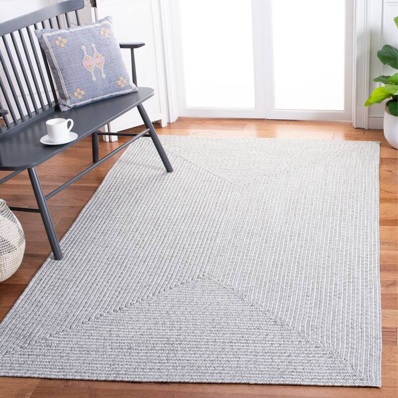 SAFAVIEH Handmade Braided Country Casual Lavada Rug