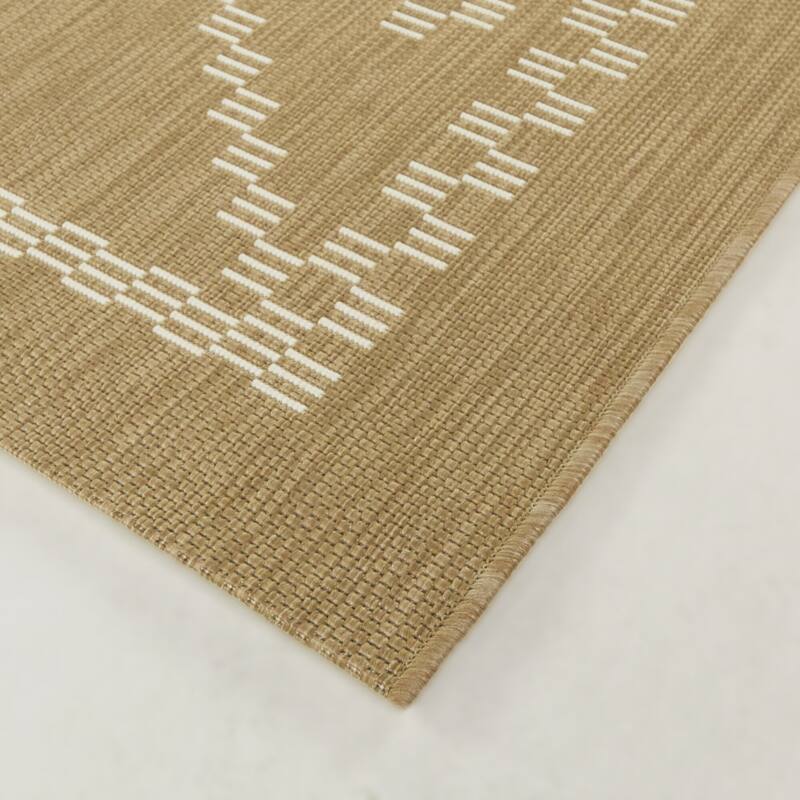Everson Transitional Patio Indoor/Outdoor Area Rug