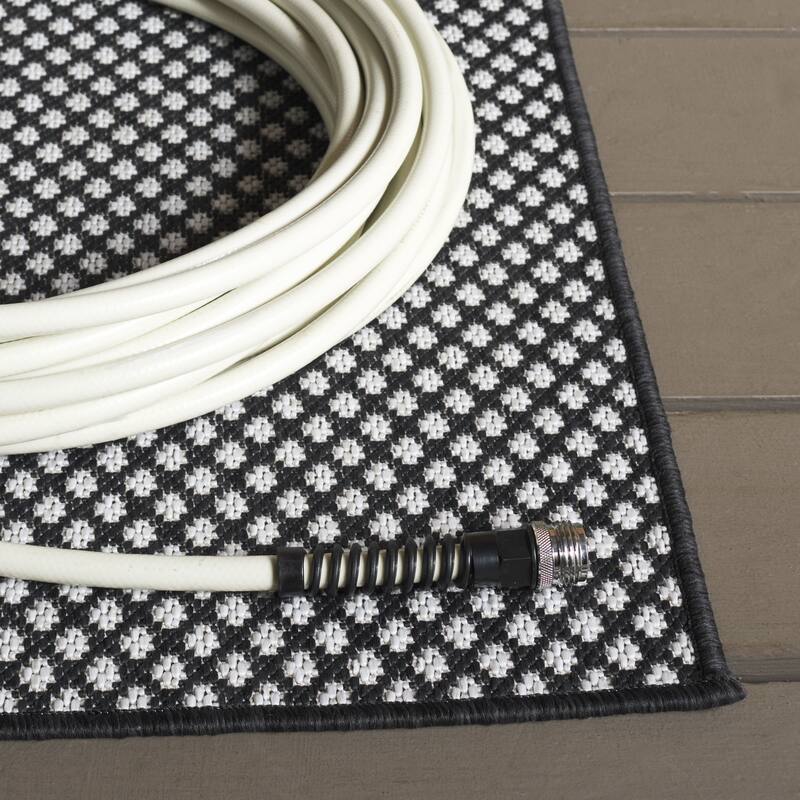 SAFAVIEH Terrace Gidda Indoor/Outdoor Washable Backyard Patio Rug