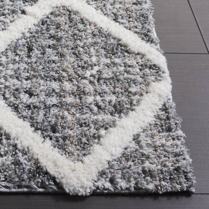 SAFAVIEH Everett Shag Ljubomira 1-inch Thick Rug
