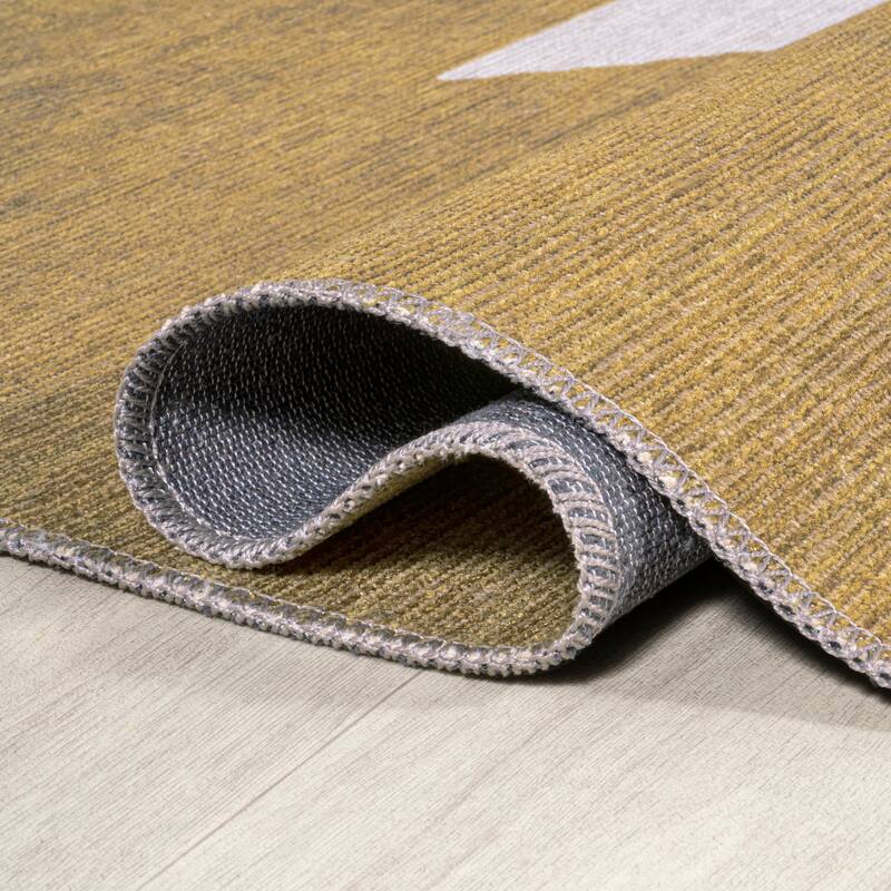 JONATHAN Y Adriel Solid Low-Pile Machine Washable Area Rug