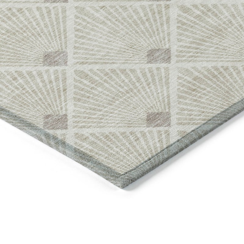 Machine Washable Indoor/ Outdoor Chantille Modern Shells Rug