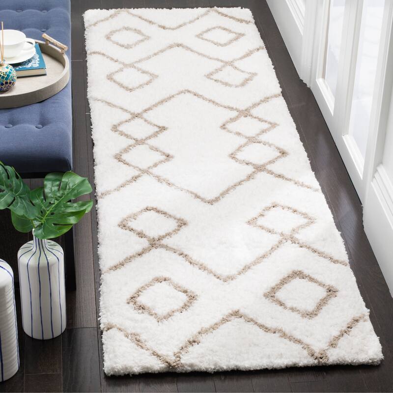 SAFAVIEH Handmade Toronto Shag Welmoet Polyester Rug - 2'3" x 8' Runner - Ivory/Silver - Runner