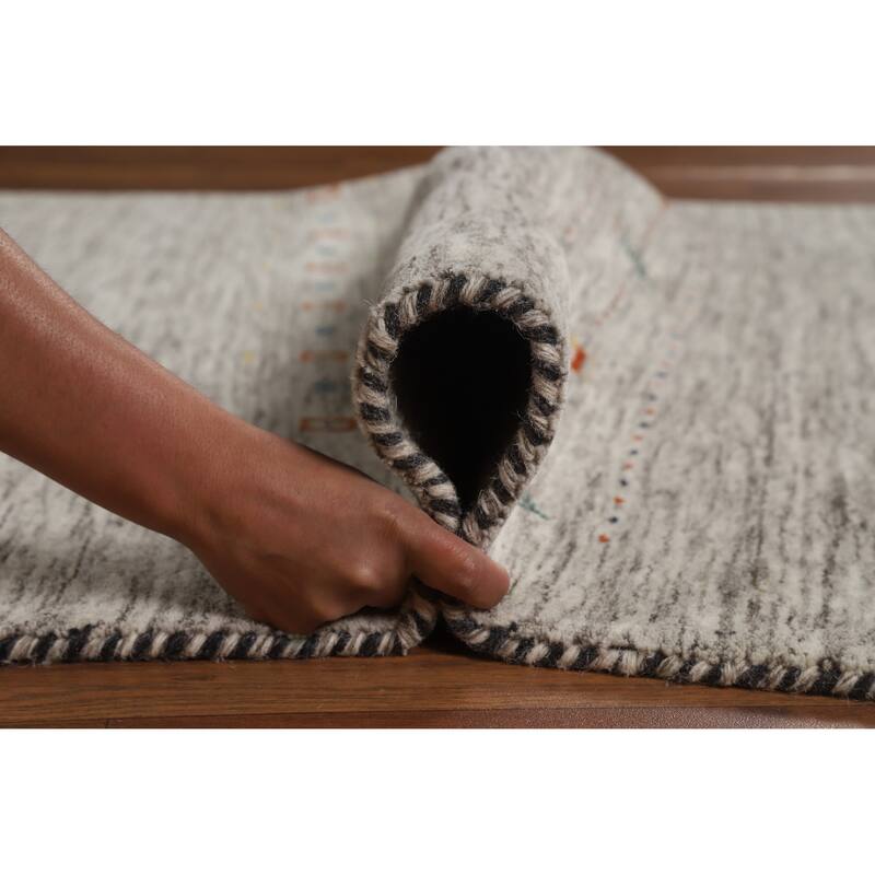 Hand Knotted Oriental 100% Wool Carpet Tribal Animal Pictorial Beige & Ivories Gabbeh Area Rug - 5' 11'' X 4' 1''