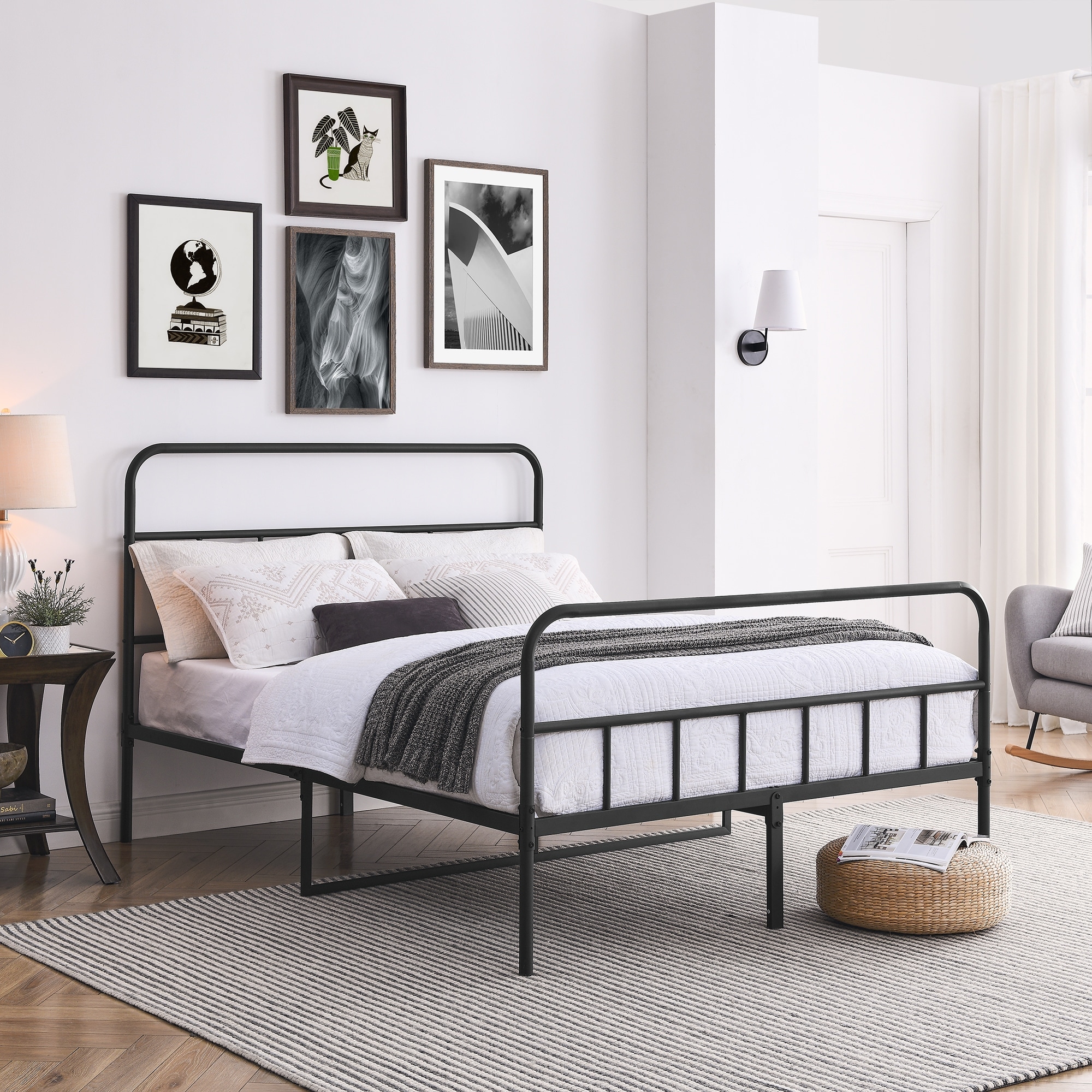 Queen bed outlet frame middle support