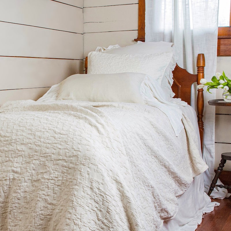 HiEnd Accents Porto Matelasse Textured Comforter Set, 3PC - Vintage White - Queen