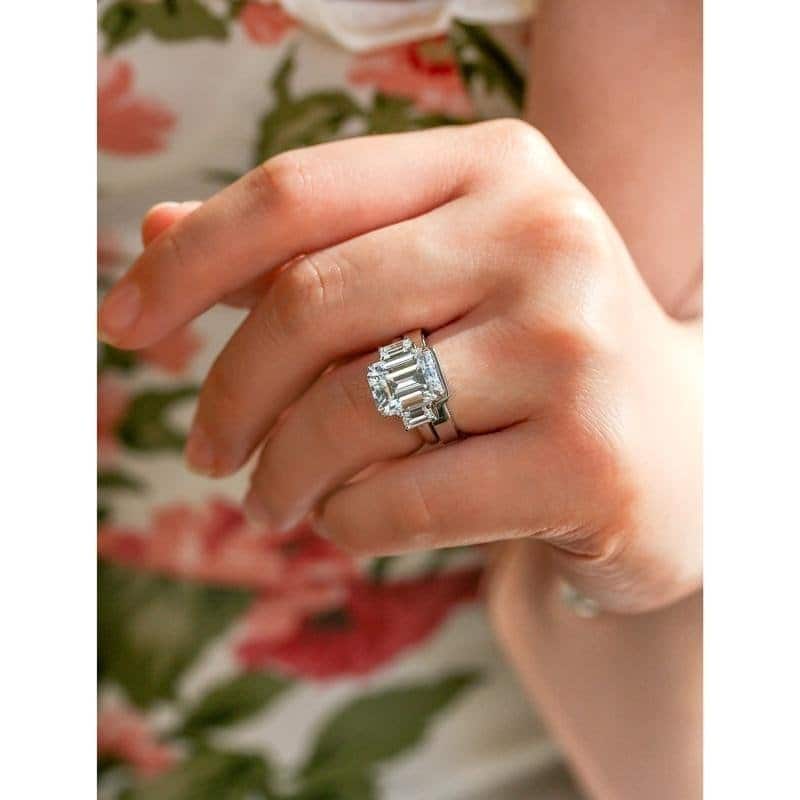 Annello by Kobelli Echo 14k White Gold 5.50 Carat Emerald Moissanite 3-Stone Bridal Set (GH/VS)