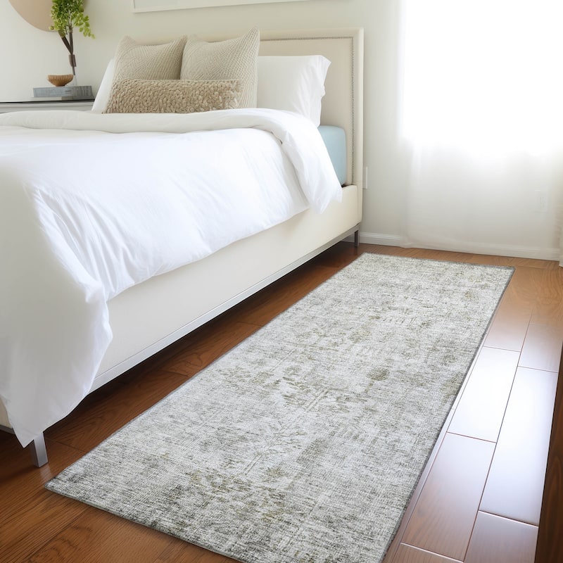 Machine Washable Indoor/ Outdoor Vintage Traditional Chantille Rug - Silver - 2'3" x 7'6"