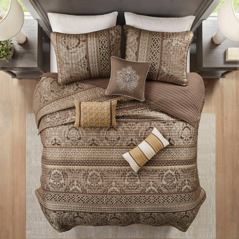 Madison Park Venetian 6 Piece Jacquard Quilt Set with Throw Pillows