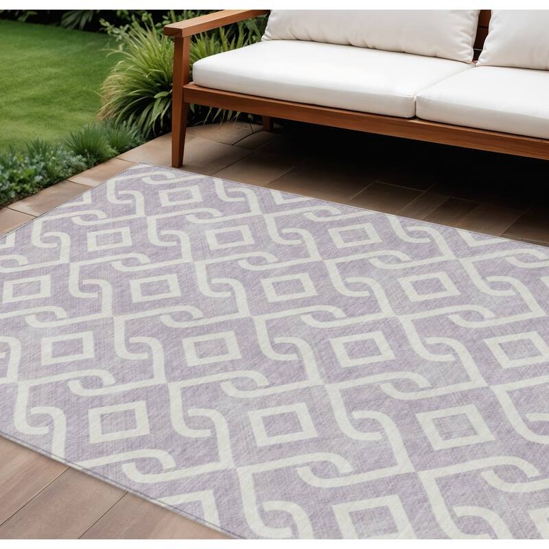 HomeRoots Geometric Transitional Rectangle Outdoor Rug - 9' X 12'