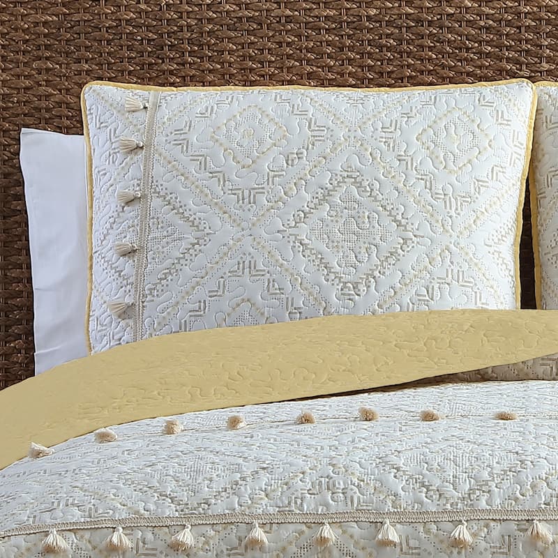 DESIGN STUDIO Skye Tribal Gold Soft Microfiber Quilt Set with Tassels