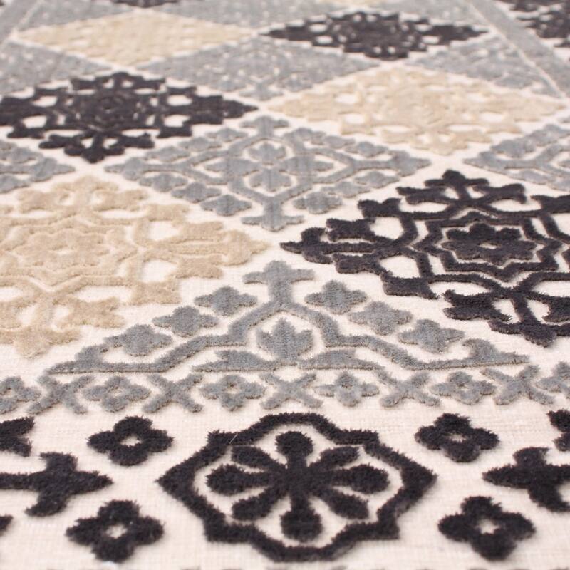 Superior Floral Medallion Sculpted High-Low Pile Polyester Area Rug