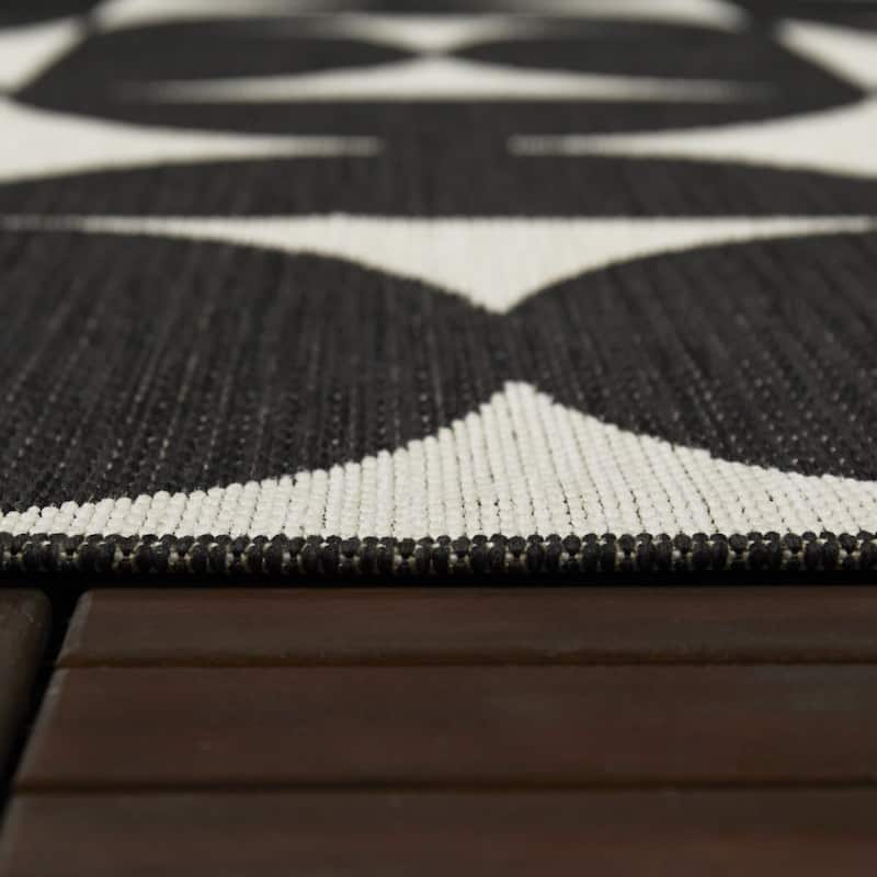 Camille Modern Geometric Indoor/Outdoor Area Rug