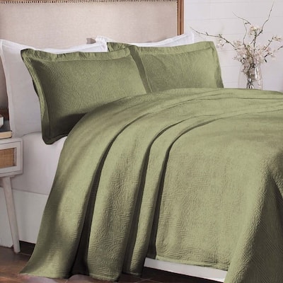 Superior Victory Cotton Matelasse Jacquard Medallion Scroll Bedspread Set