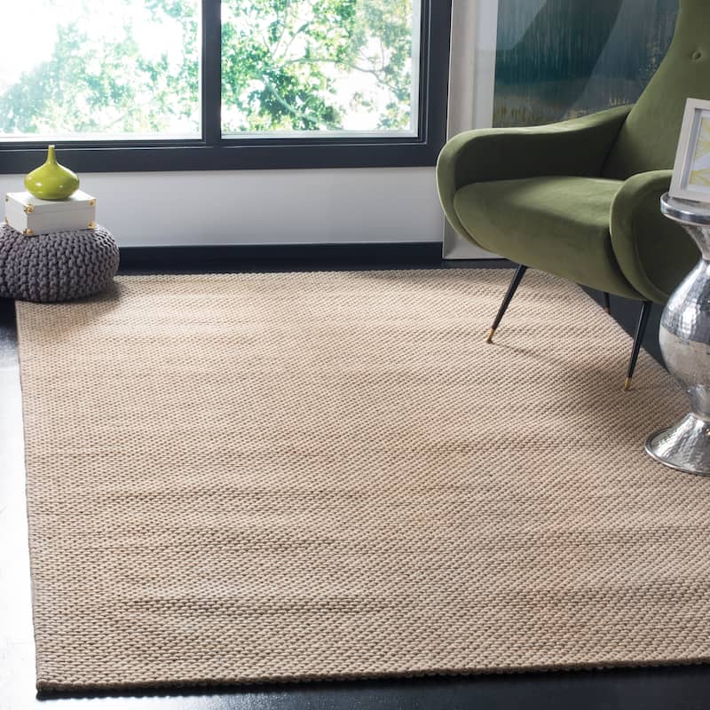 SAFAVIEH Handmade Natura Refiqe Wool Rug