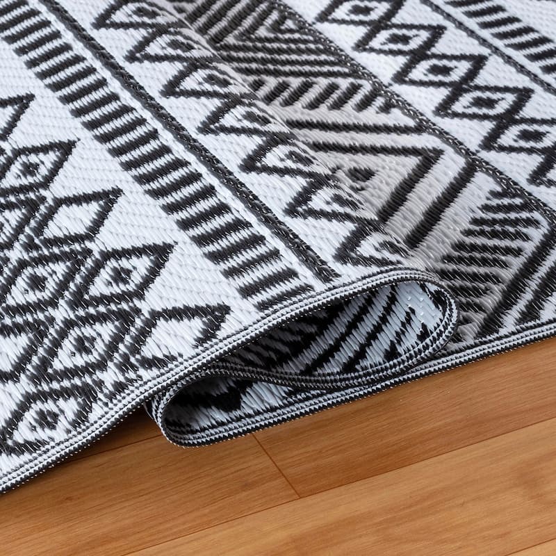 Beverly Rug Reversible Mats Plastic Outdoor Rug for Camping, Patio, Backyard, RV, Picnic, Deck