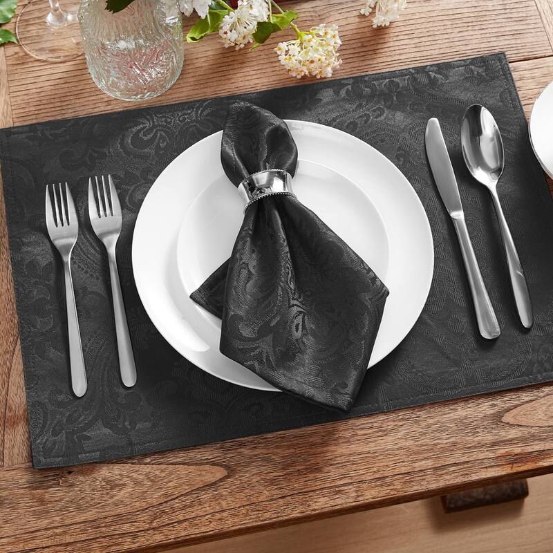 Porch & Den Pamela Damask Placemat (Set of 4) - 13"x19"