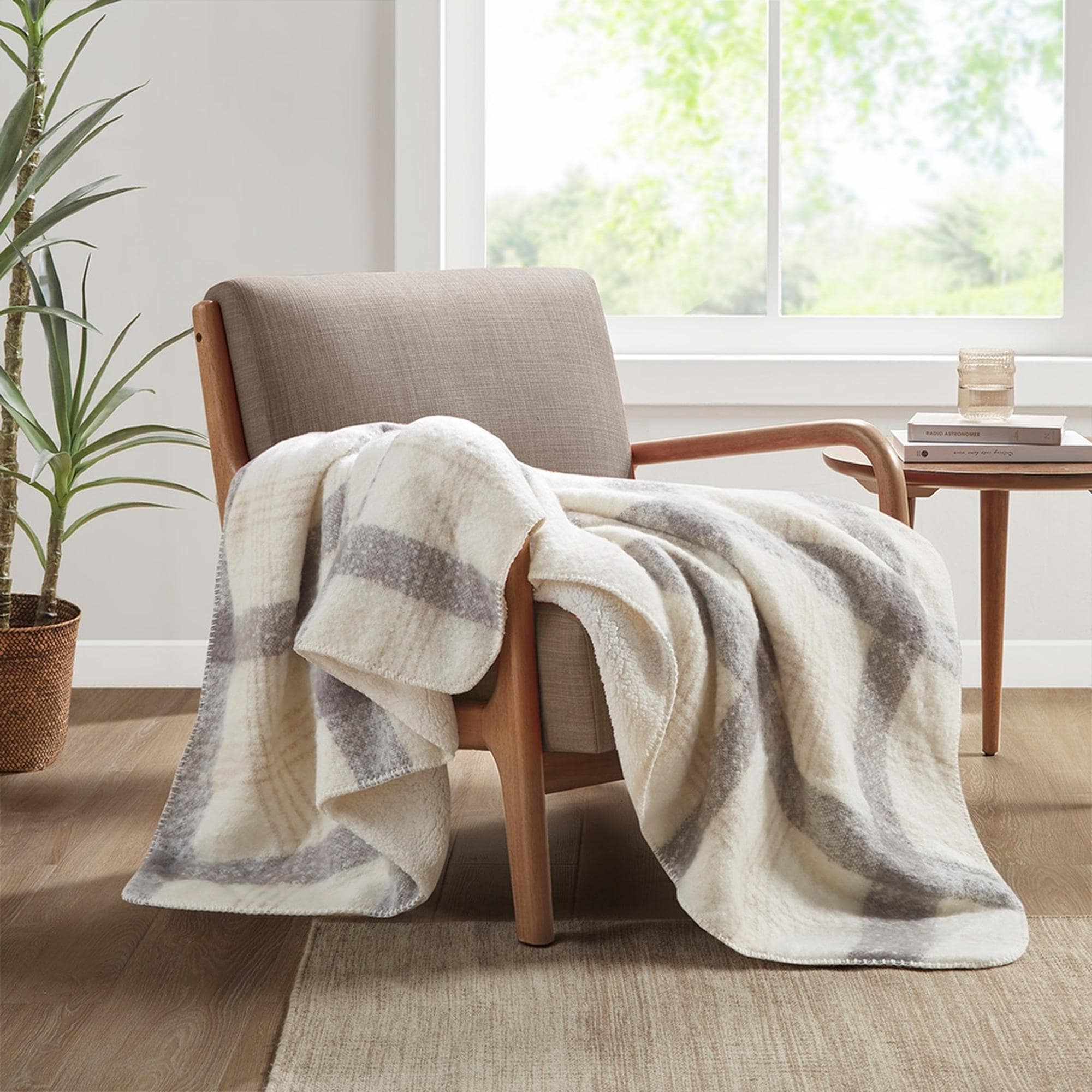 Modern, fashionable, soft, and comfortable blanket