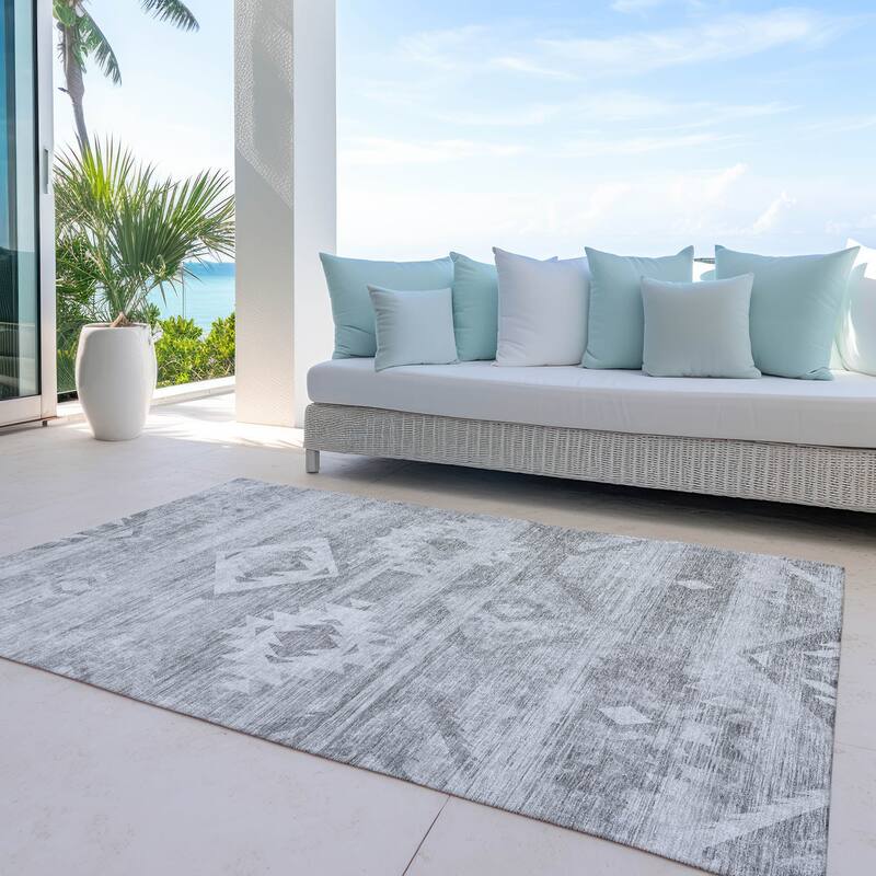 Machine Washable Indoor/ Outdoor Chantille Boho Tribal Rug - Silver - 8' x 10'