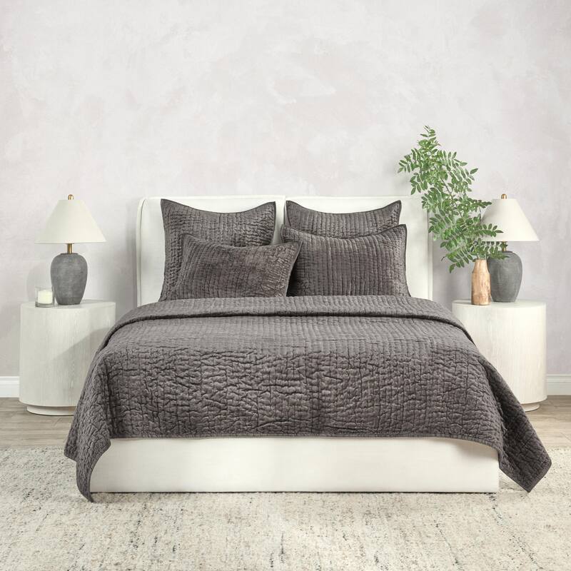 Dimitry 100% Rayon Velvet Quilt by Kosas Home