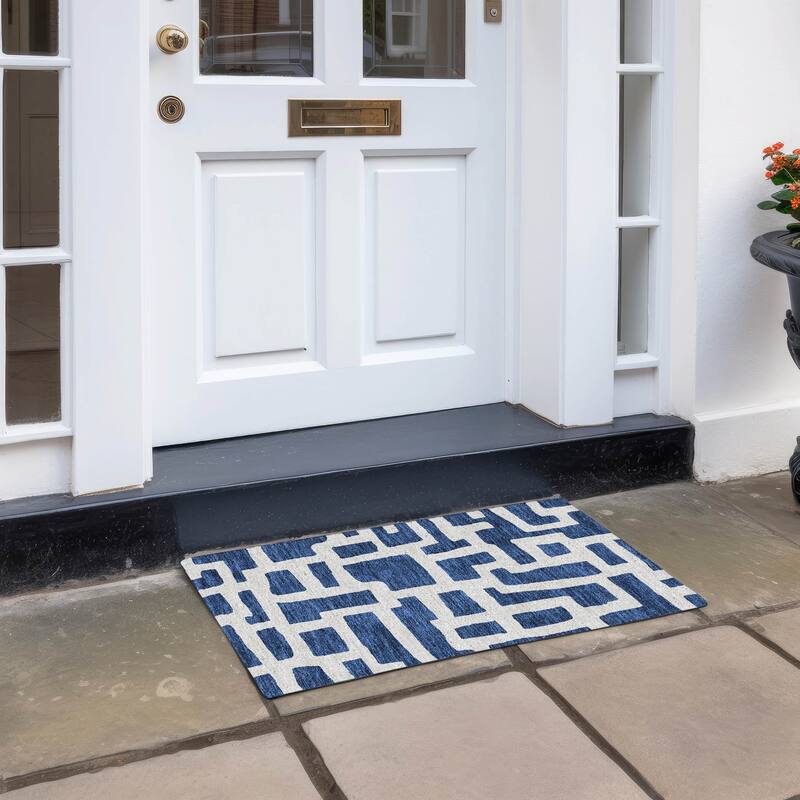 Machine Washable Indoor/ Outdoor Chantille Geo Contemporary Rug - Navy - 1'8" x 2'6"