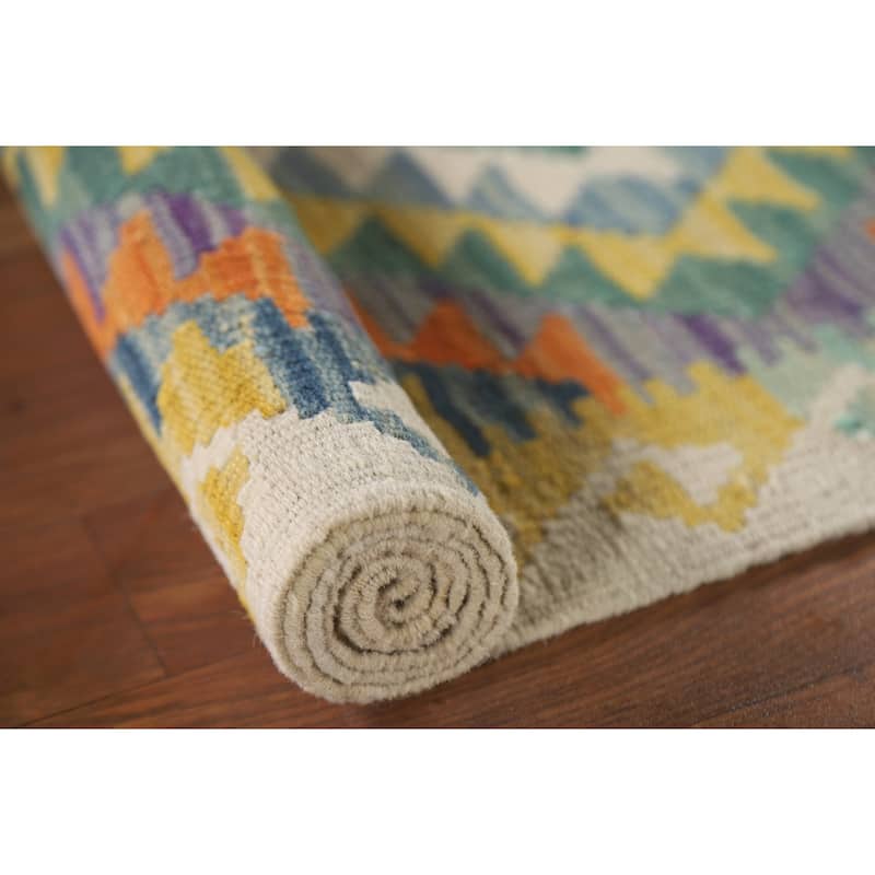 Reversible Kilim Accent Rug Hand-Woven Wool Carpet - 3'6"x 4'10"