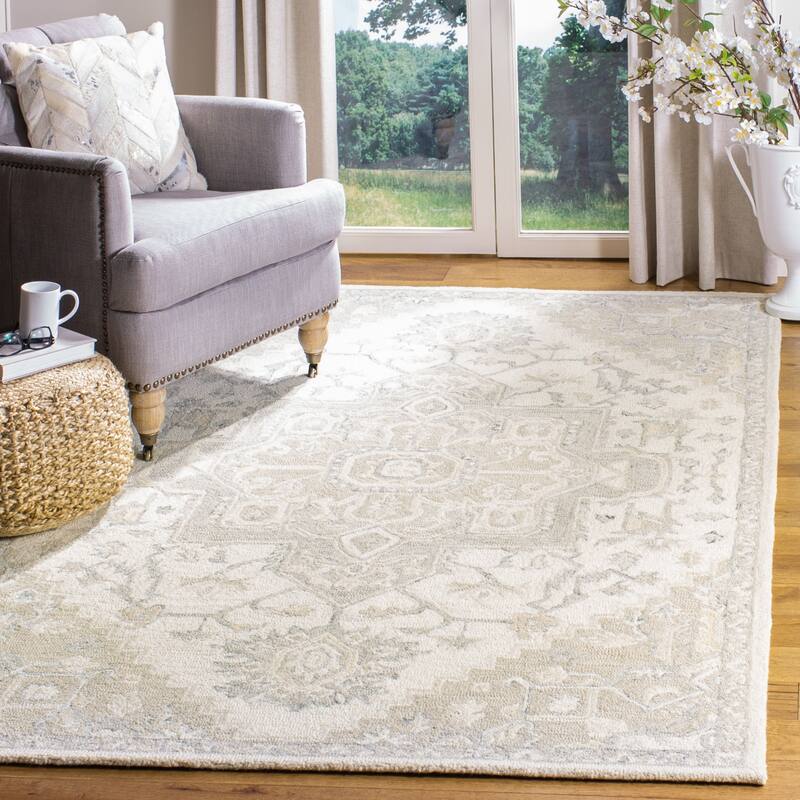 SAFAVIEH Handmade Micro-Loop Gulseven Medallion Wool Rug - 2'3" x 5' - Ivory/Beige