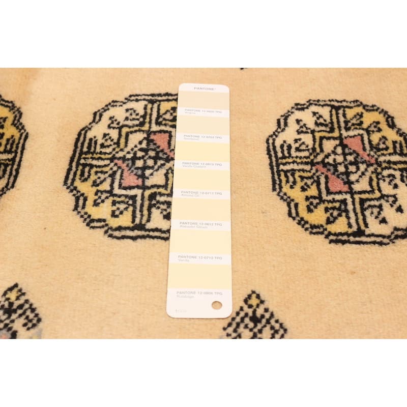 ECARPETGALLERY Hand-knotted Peshawar Bokhara Cream Wool Rug - 2'8 x 10'0