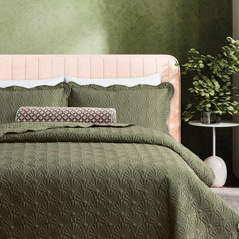Ted Baker Deco Shell Quilt Set