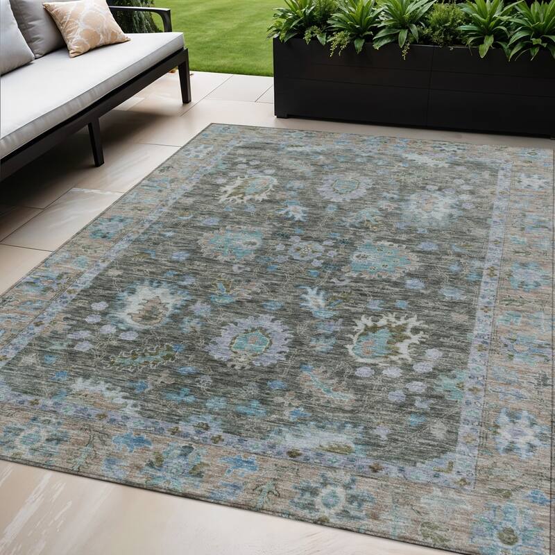HomeRoots Floral Traditional Rectangle Outdoor Rug - 5' X 8'