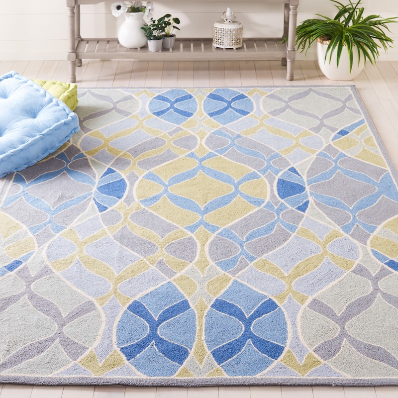 SAFAVIEH Handmade Chelsea Meadow Floral French Country Wool Rug - 5'3" x 8'3" - Multi