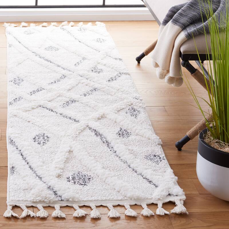 SAFAVIEH Moroccan Tassel Shag Sofika 2-inch Thick Rug