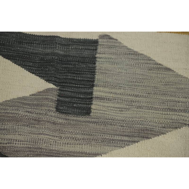Hand Woven Southwestern Wool Beige Geometric Area Rug - 8' 1'' X 4' 10''