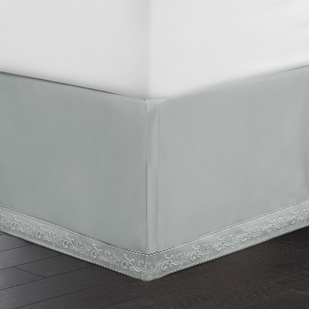 J. Queen New York Sondra Comforter Set