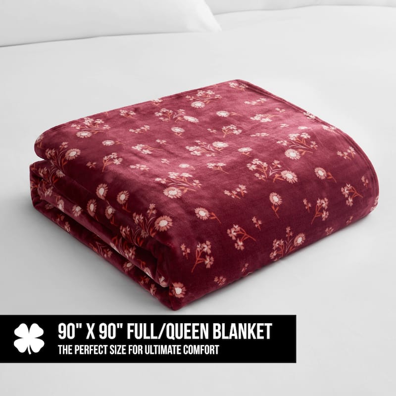 Lucky Brand Daisy Plush Throw Blanket