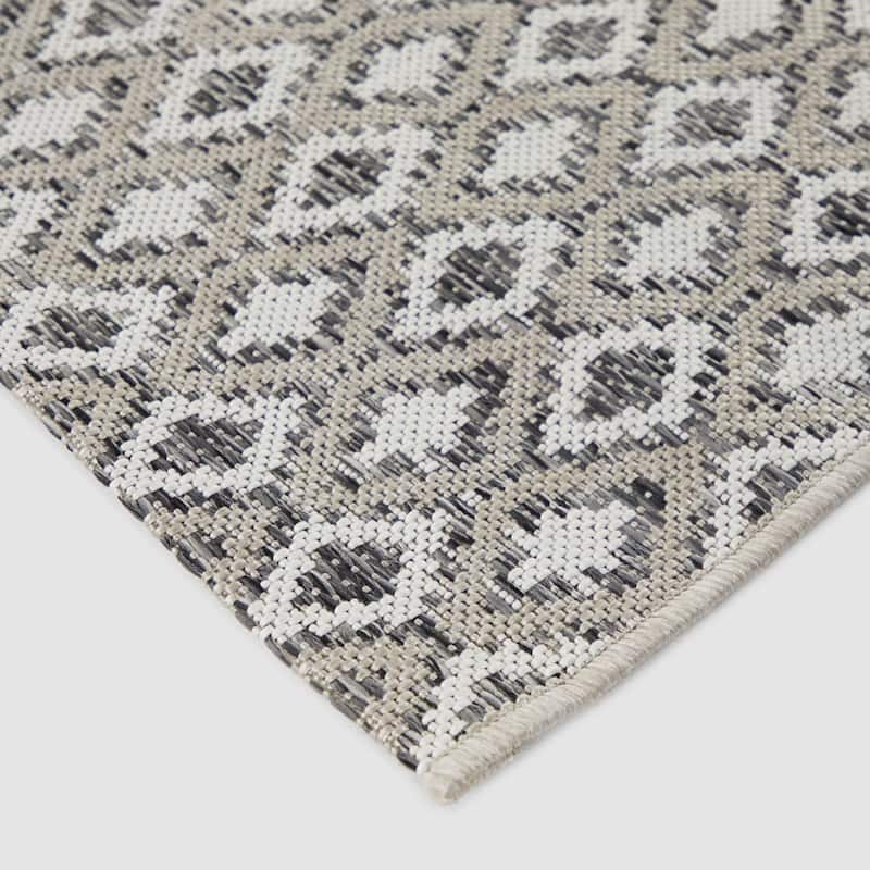 Fabien Diamond Trellis Indoor/Outdoor Area Rug
