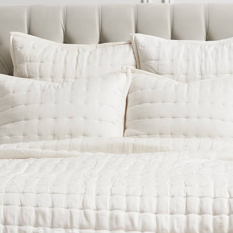 Tinsley Dove Queen Quilt
