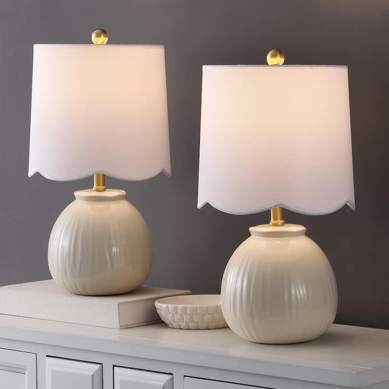 SAFAVIEH Couture Devi, 20-inch, Ceramic Table Lamp (Set of 2) - 11"W x 11"D x 20"H - White