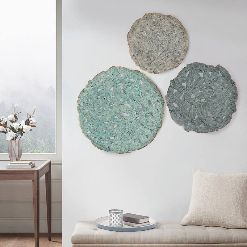 Roomfitters Textured Feather 3-Piece Metal Disc Wall Decor Set, Modern Round 20-Inch Dimensional verdigris Wall Art, Blue