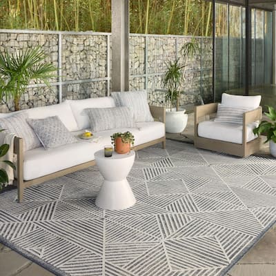 Alexander Home Renee Geometric Modern Indoor / Outdoor Rug