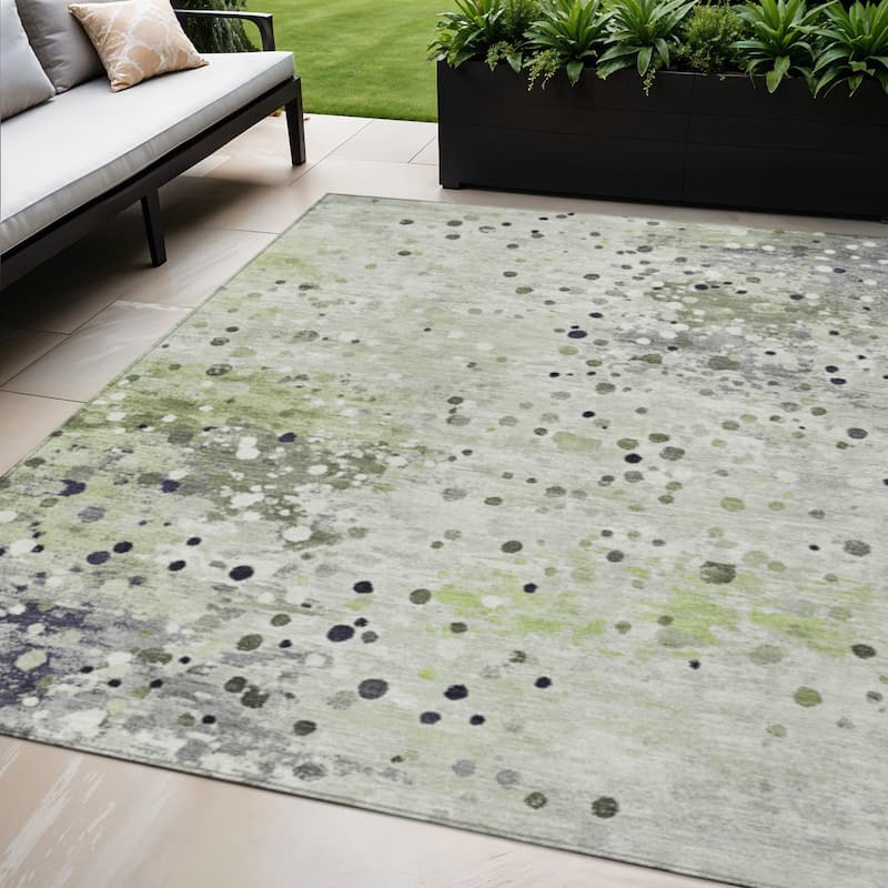 HomeRoots Abstract Transitional Rectangle Outdoor Rug - 5' X 8'