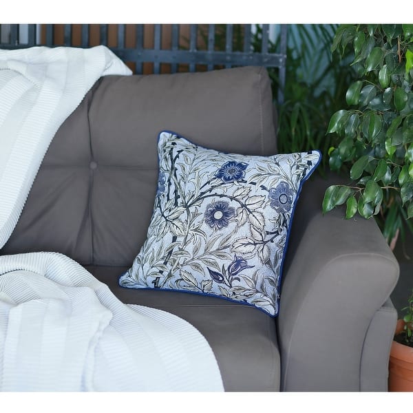 https://ak1.ostkcdn.com/images/products/is/images/direct/6136a5e55f7fafd24a48bd18693ff0f124896f7e/Jacquard-Blue-Leaf-Decorative-Throw-Pillow-Cover-17%27%27x-17%27%27.jpg?impolicy=medium