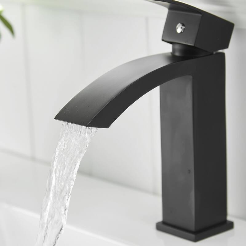 Single Hole Single-Handle Matte Black Bathroom Faucet