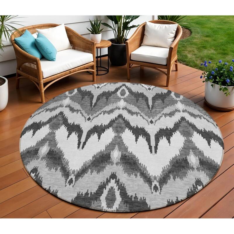 HomeRoots Ikat Transitional Rectangle Outdoor Rug - 8' Round