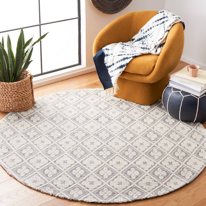 SAFAVIEH Handmade Marbella Aitana Modern Wool Rug - 6' Round - Grey/Ivory