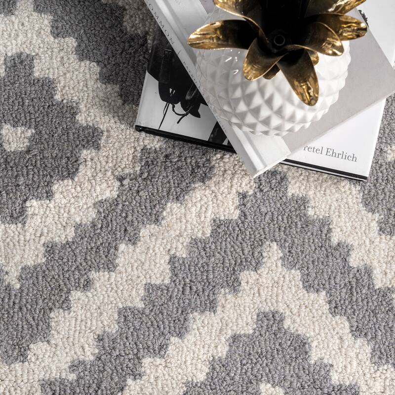 Nuloom Kellee Hand Tufted Geometric Wool Area Rug